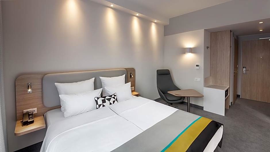 Holiday Inn Express Dusseldorf- Hauptbahnhof By IHG