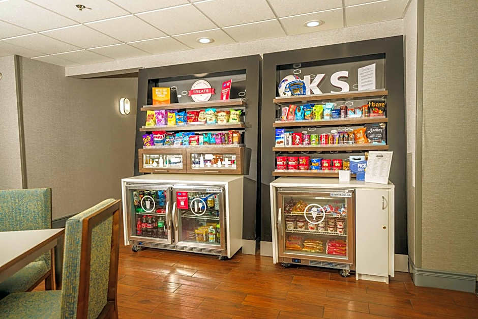 Hampton Inn By Hilton Hutchinson