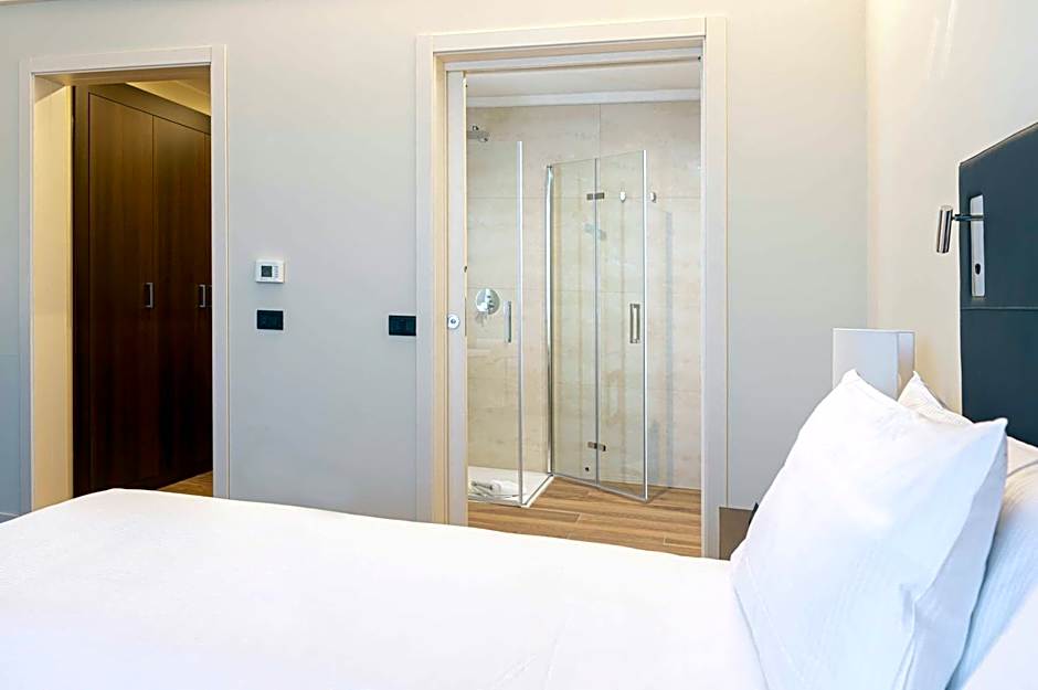 Photo 1 of 4 of 1 King Bed, Mobility Accessible