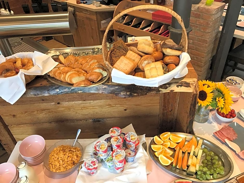 ZUM BAHNHÖFLE Restaurant & Hotel - Albbruck Am Rhein