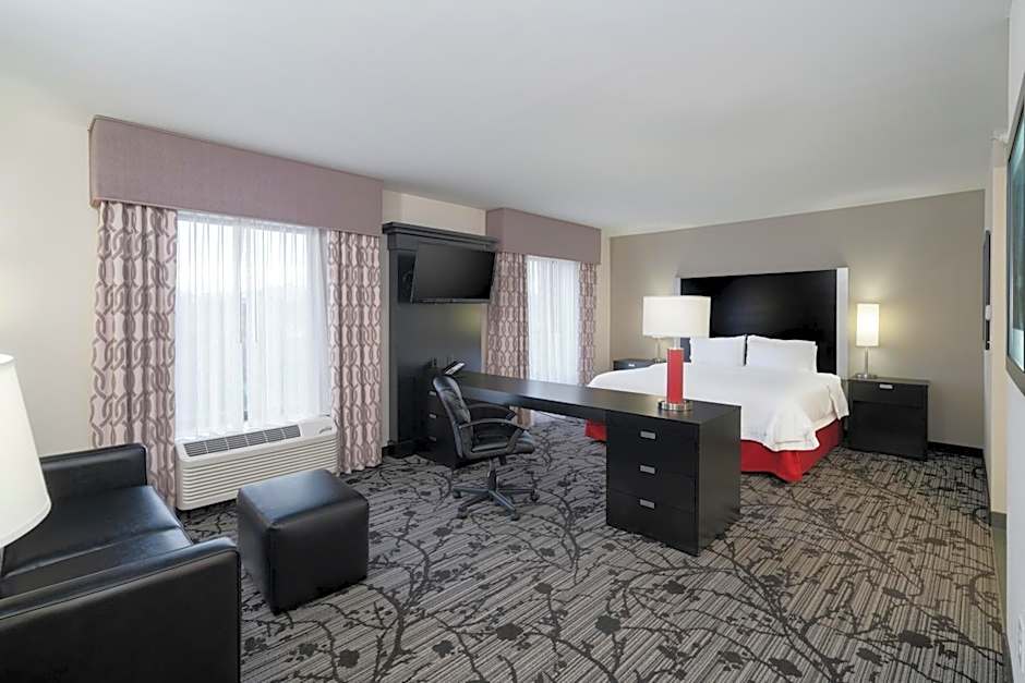 Hampton Inn & Suites Roanoke Airport
