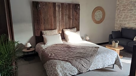 Deluxe Double Room with Shower