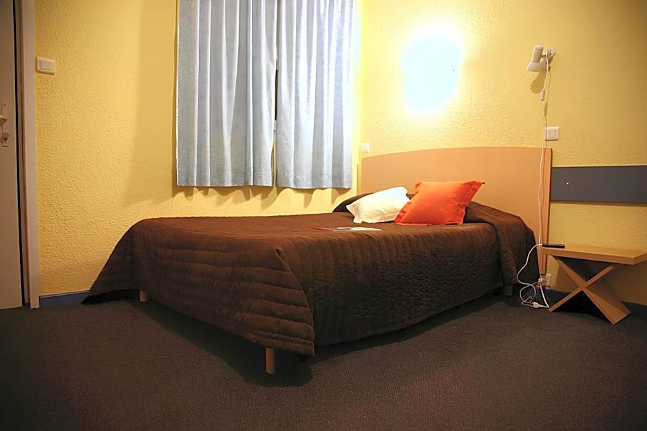 Foto 1 dari 2 — Double Room