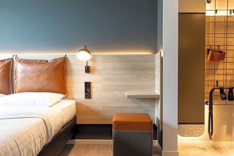 Moxy Sleeper, Guest room, 1 Queen