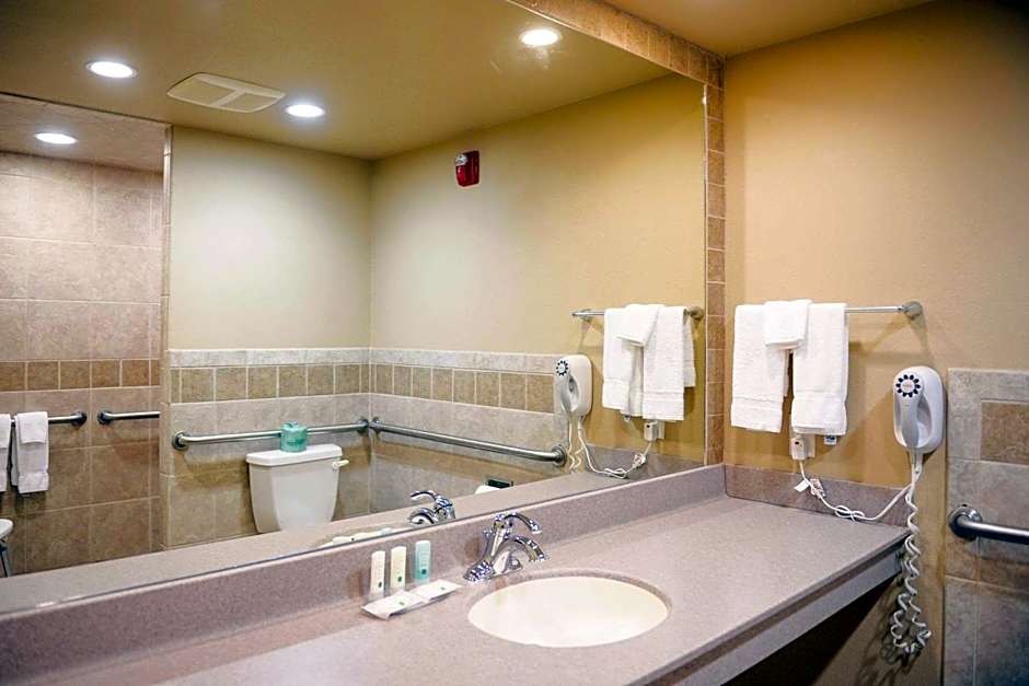 Quality Inn & Suites Ames Conference Center Near ISU Campus