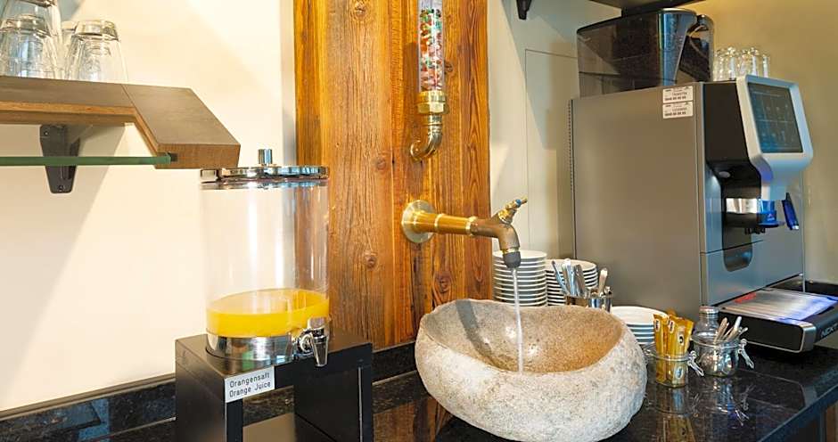 Hotel Linde - 24h Self Check-in