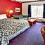 Days Inn & Suites by Wyndham Gresham