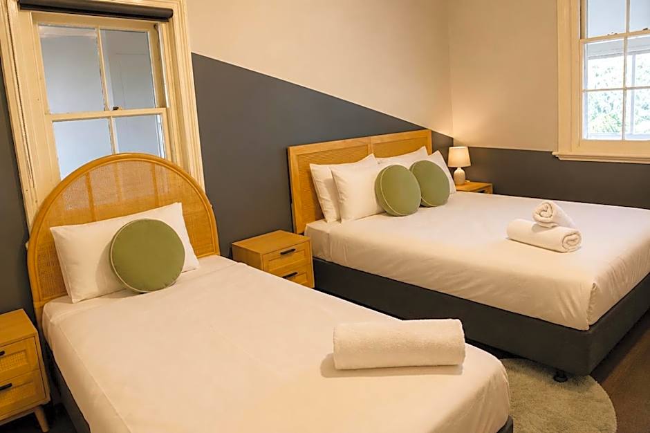 Geraldton Shoreline Lodge