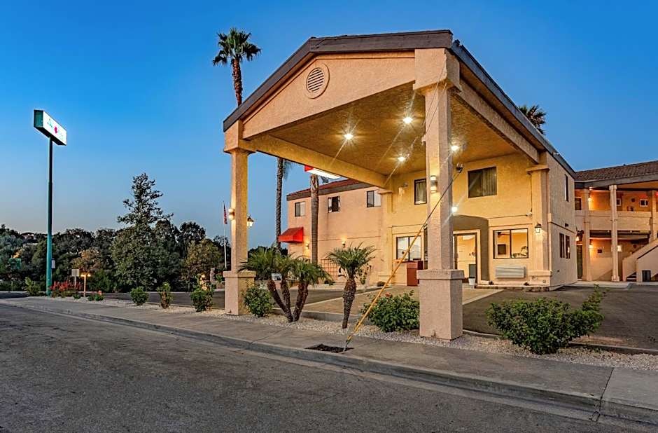 Aloha Inn