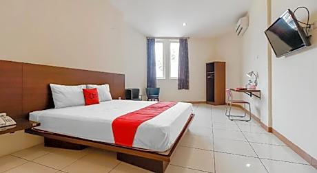 RedDoorz Plus @ Karebosi Area 2