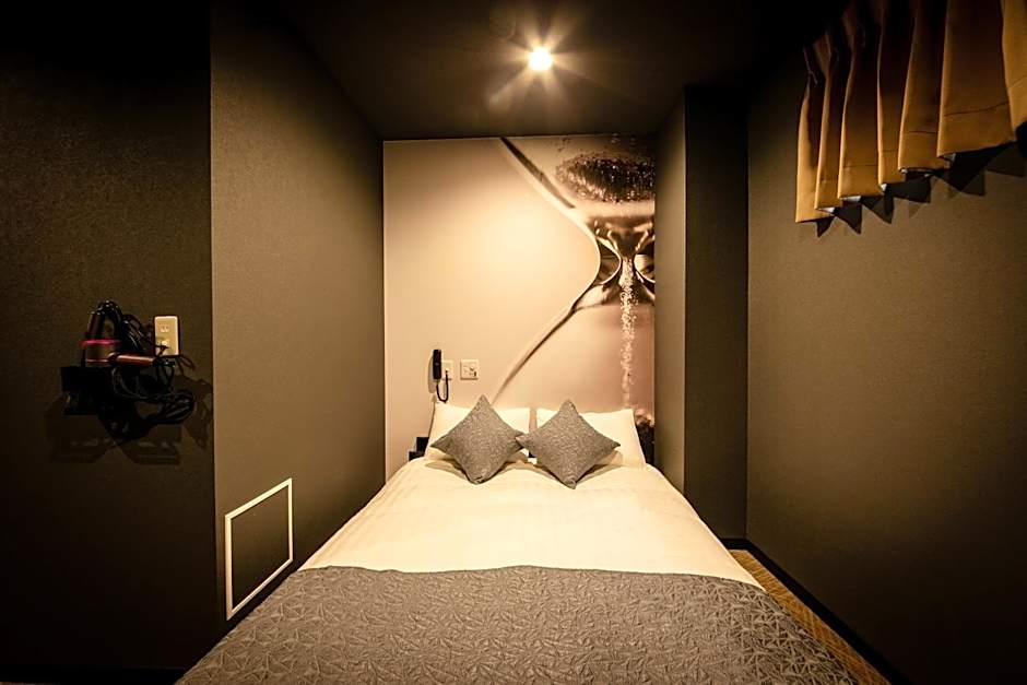 Photo 1 of 4 of Double Room