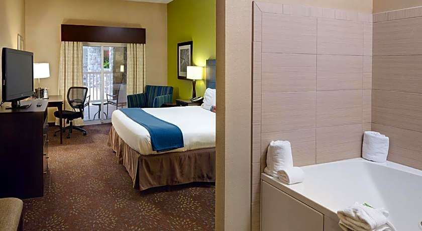 Holiday Inn Express Hotel &amp; Suites Saginaw By IHG