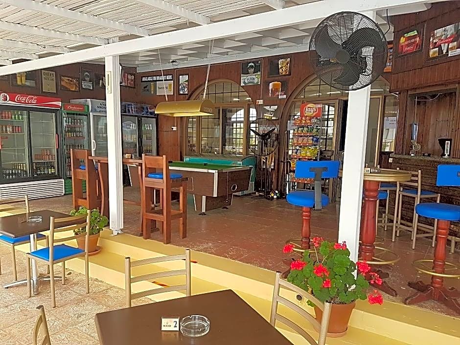 Cosmelenia Hotel & Apartments