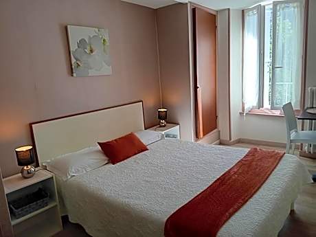 Double Room with Mountain View