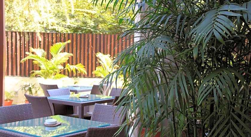 Udman Hotel Panchshila Park