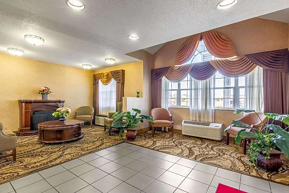 Econo Lodge Inn & Suites Evansville East