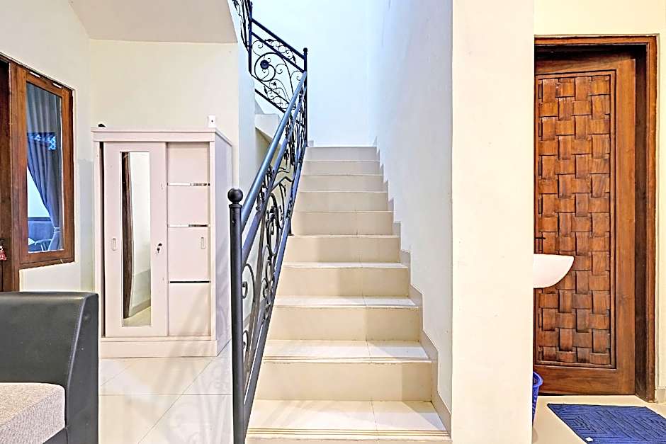 OYO Life 92935 Ayu Kost Eksklusif