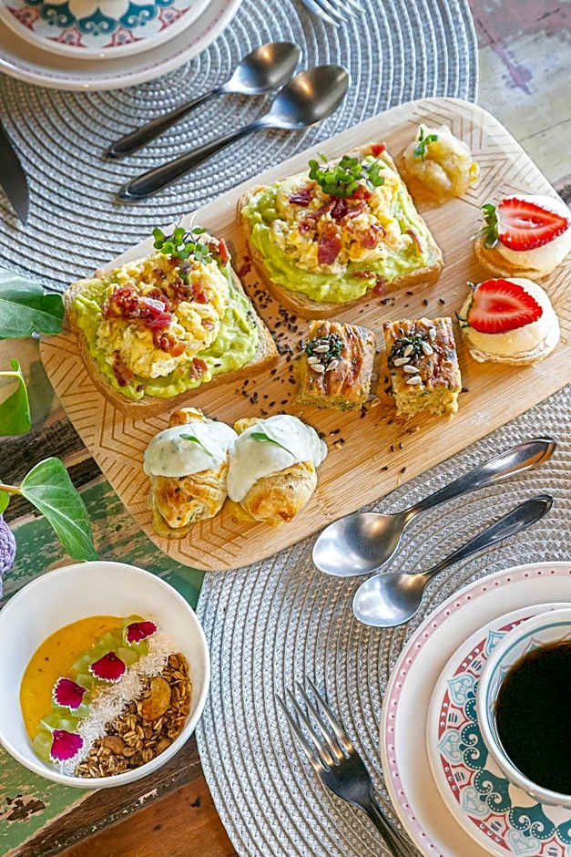 Pousada Rosa 08 - Café da manhã Gourmet, Suítes com Banheira a 150m do Centrinho da Praia do Rosa