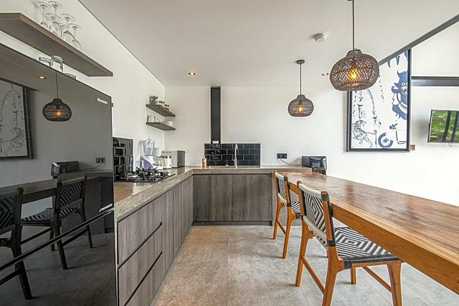 New Duplex apartment 200m to Beach Canggu