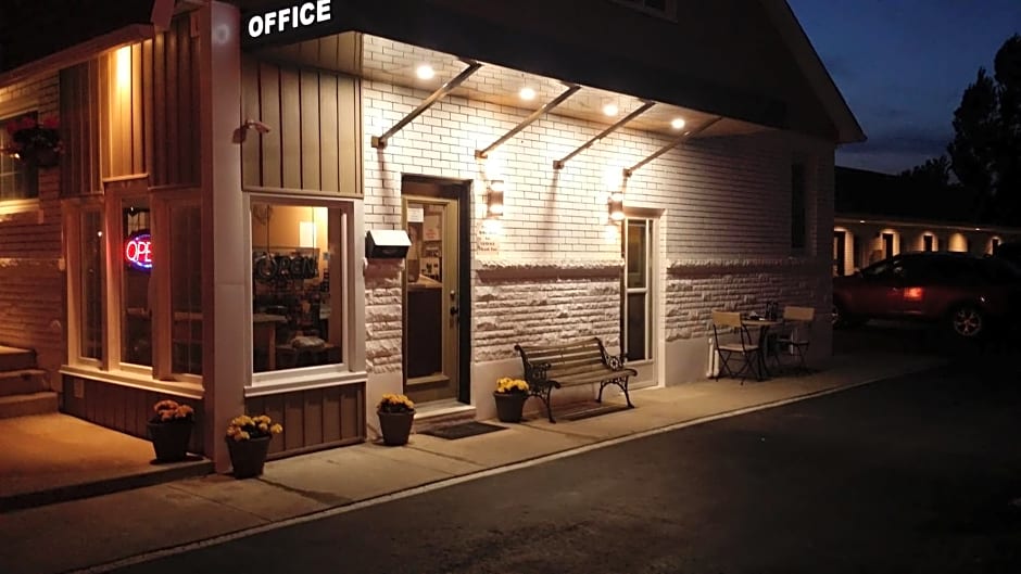 Falcon Inn