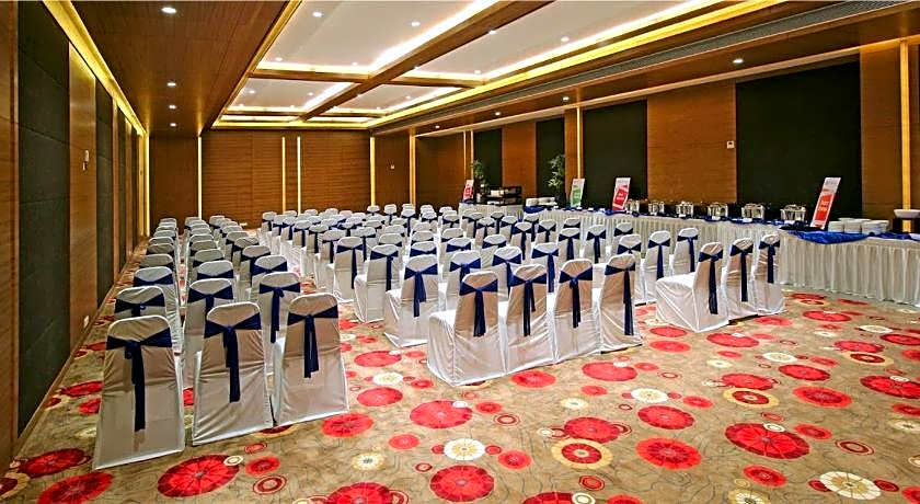 Hotel German Palace, Airport