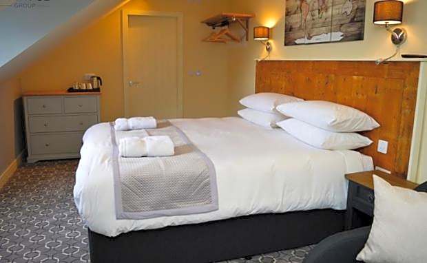 rooms@73