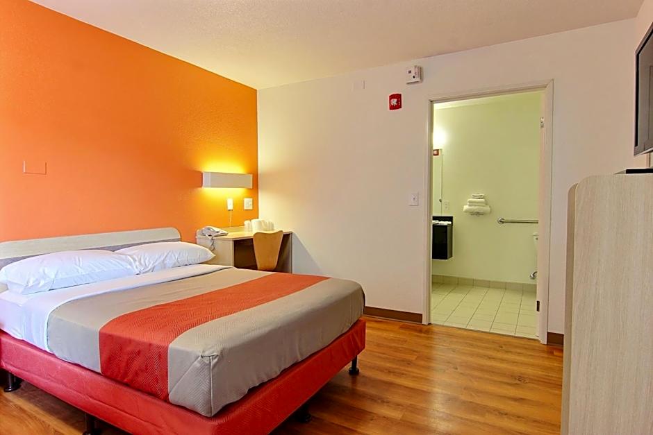 Motel 6-Kingsville, TX