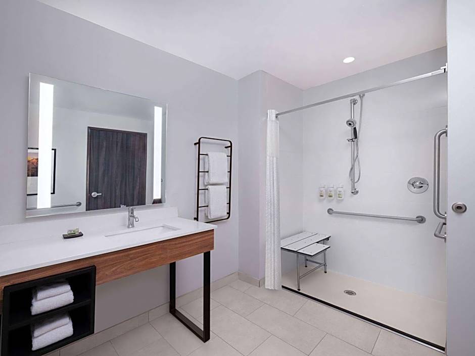 La Quinta by Wyndham Chelsea Birmingham