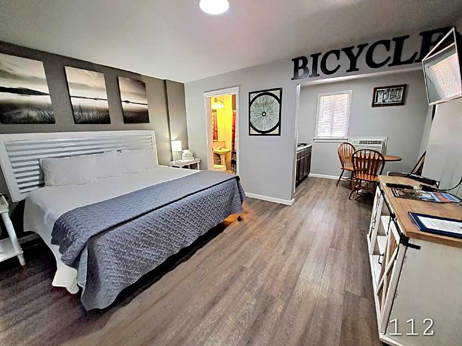 Photo 1 of 5 of Suite