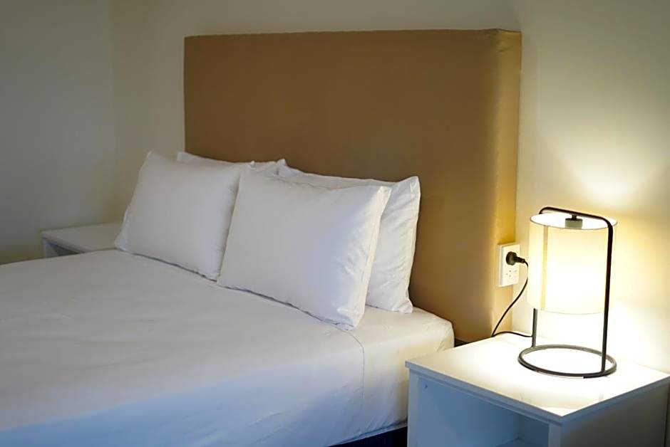 Porky's Motel Rockhampton