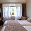 50|50 Hotel Belmont