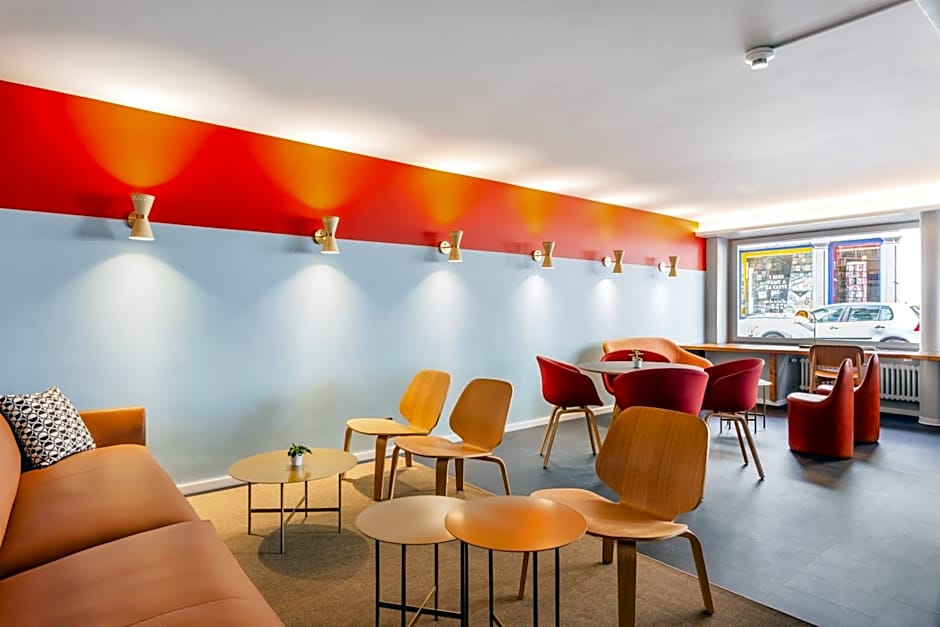 Hotel Marta - 1950's architecture in Zurich's vibrant old town, near main station