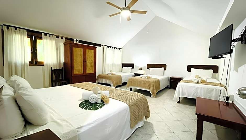 Hotel B&B by Playa del Karma