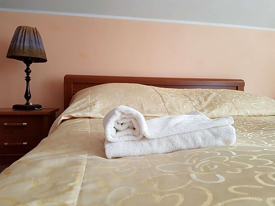 Folwark Tumiany Pokoje & Restauracja