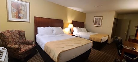 Business Queen Room with Two Queen Beds- Non-Smoking