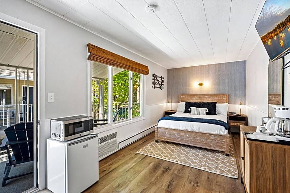 Fresh Coast Motel