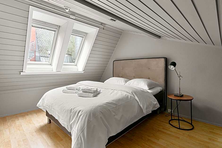 Enter Amalie Apartment Hotel