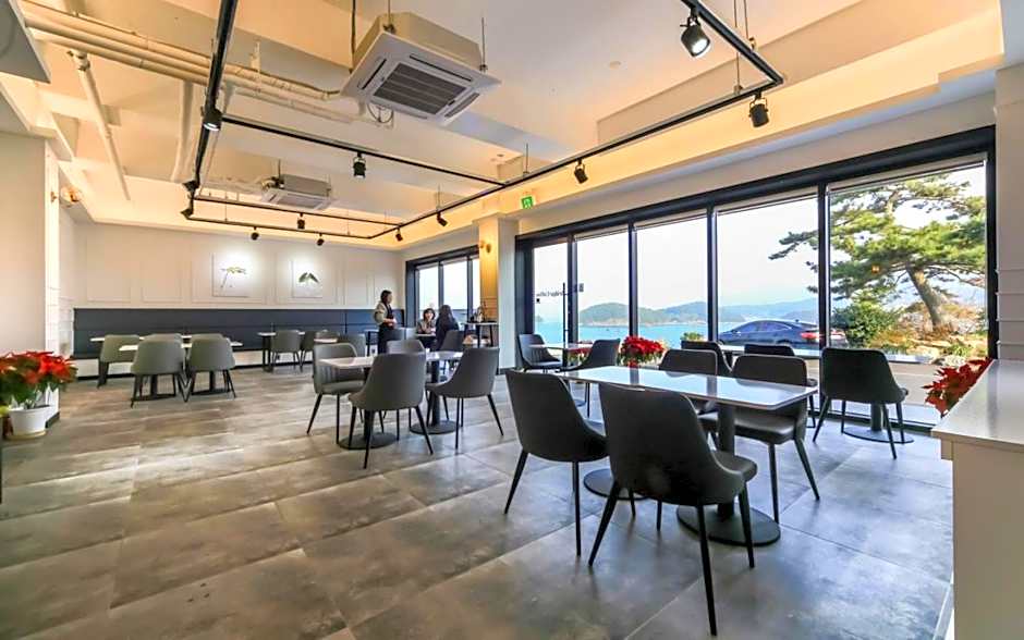 Tongyeong Bridge Hotel