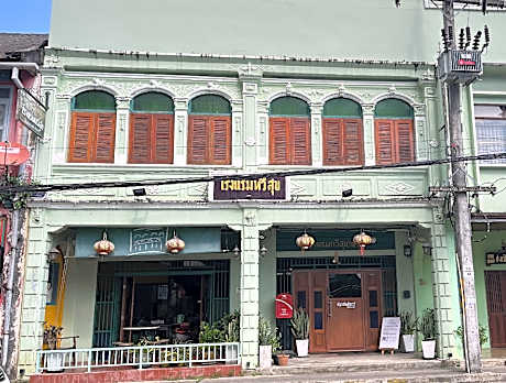 Thaweesuk Boutique Homestay