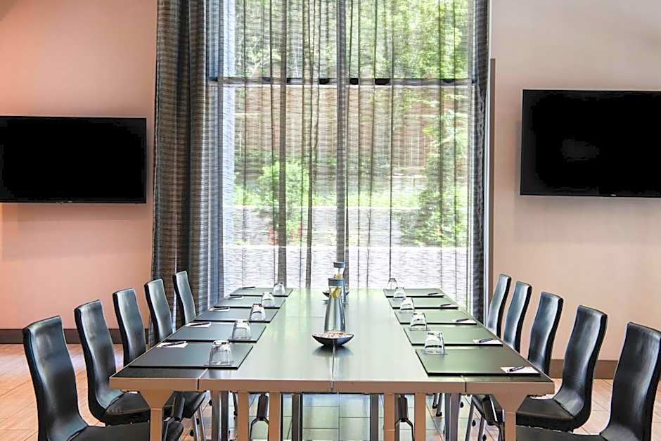 AC Hotel by Marriott Seattle Bellevue/Downtown