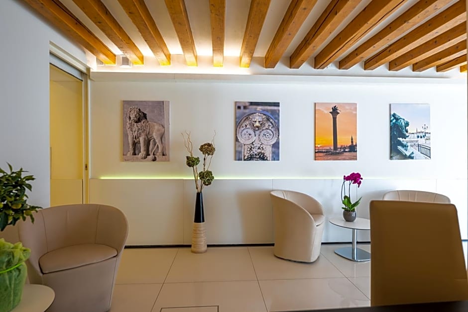 Leone Hotel