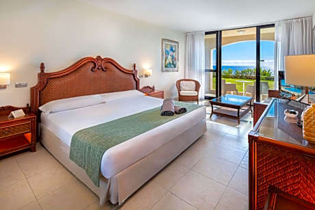 Double or Twin Room with Partial Sea View (2 Adults + 1 Child)