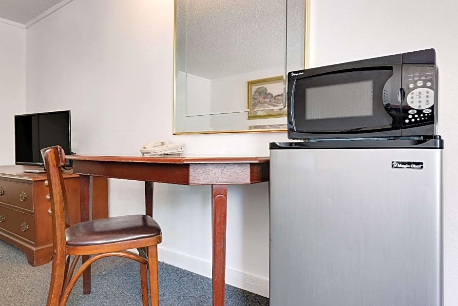 Knights Inn Cleveland/Macedonia