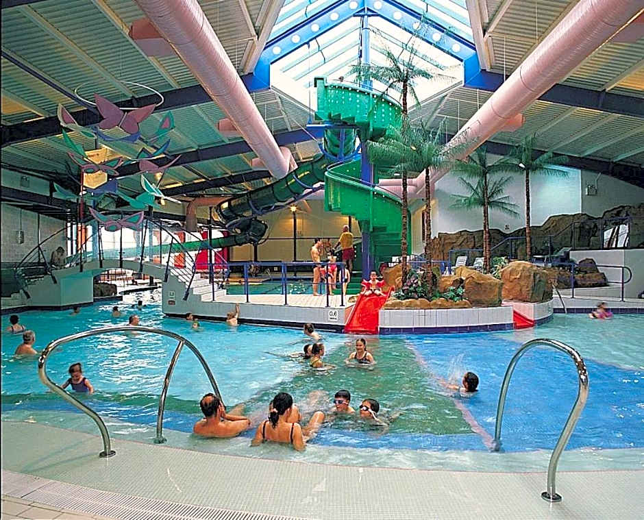 Caravan by the sea Trecco Bay