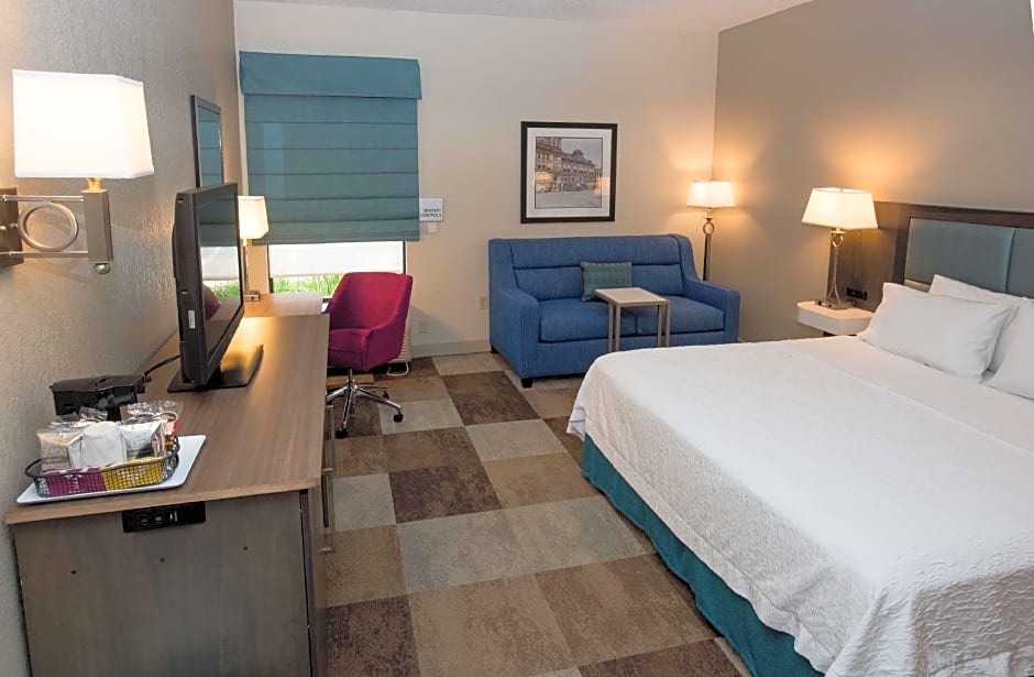 Photo 1 of 6 of 1 King Bed, Hearing/Mobility Accessible, Roll in Shower