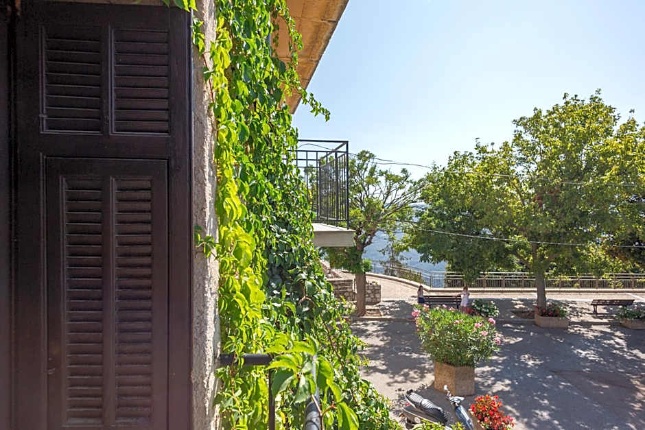 Logis Hôtel Beauséjour