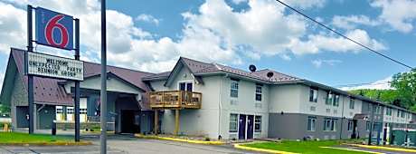Motel 6 McGraw, NY - Cortland