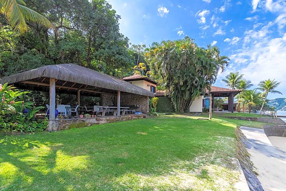 Casa com praia particular em Mangaratiba - Mangaratiba