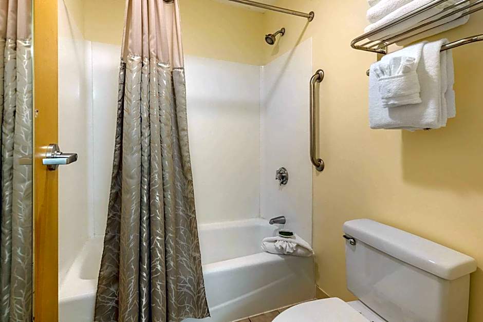 The Carriage House Inn Newport