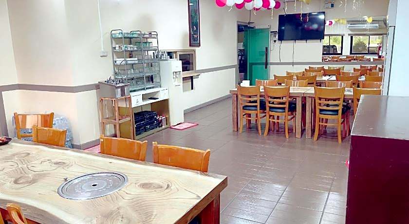 Jun and Helen Hotel and Restaurant